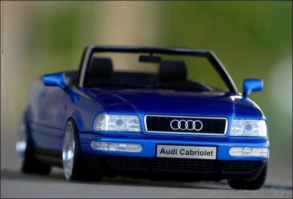 1:18 Audi 80 2.8 V6 Cabrio "Kingfisher Blue Edition