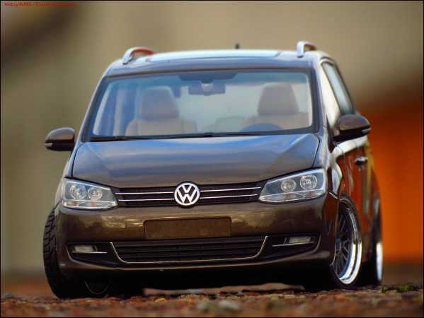 1:18 VW Sharan TDI - Brandy Braun-Mettalic + BBS LM Alu-Felgen