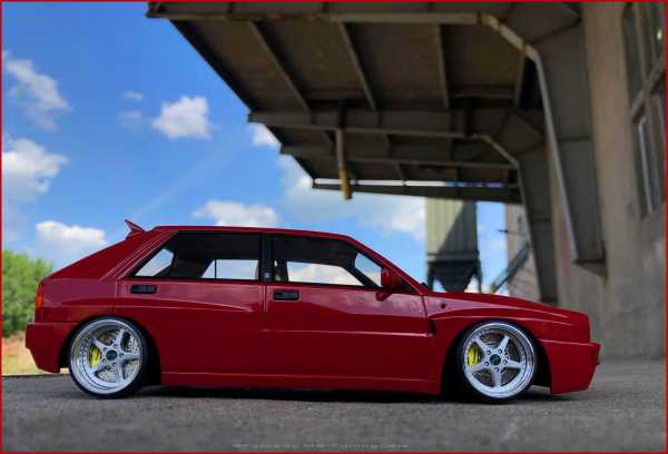 1:18 LANCIA DELTA Integrale 16V EVO 2 4x4 / Mod.94 Red Edition / Breitbau