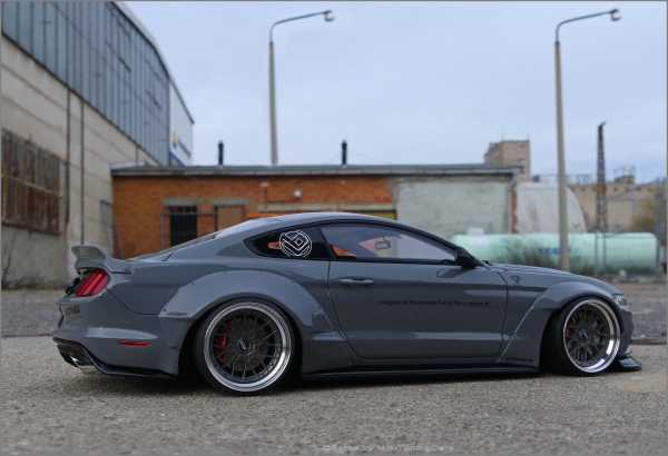 1:18 Ford Mustang Liberty Walk Breitbau