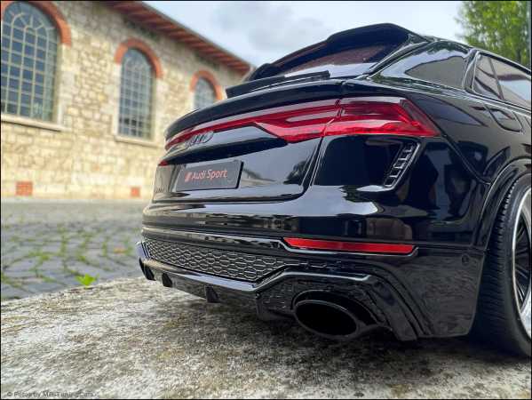 1:18 Audi RSQ8 Black Magic inkl. MB Alufelgen - no opening Car