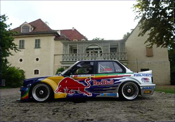1:18 BMW E30 M3 RedBull Racing Edition mit BBS RS Umbau in OVP