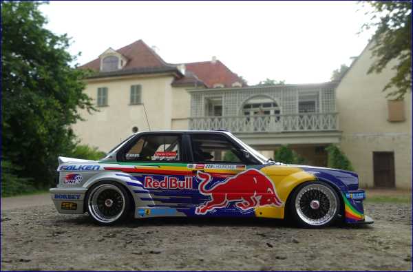 1:18 BMW E30 M3 RedBull Racing Edition mit BBS RS Umbau in OVP