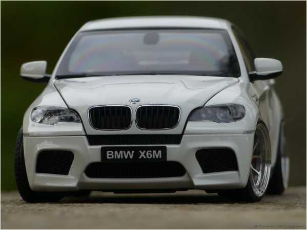 1:18 BMW X6M E71M 2009 alpinweiß - Voll Aluminium Felgen = inkl. OVP