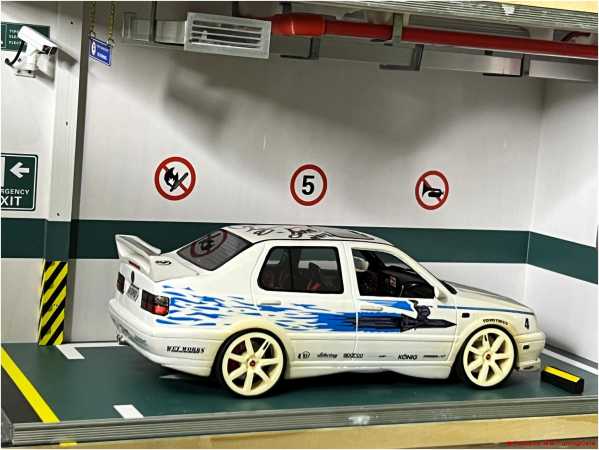 1:18 Diecast Car Model Parkplatz Massivholz Garage LED M Schaukasten Vitrine [Handgefertigt]