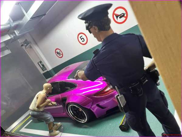 1:18 Diecast Car Model Parkplatz Massivholz Garage LED M Schaukasten Vitrine [Handgefertigt]