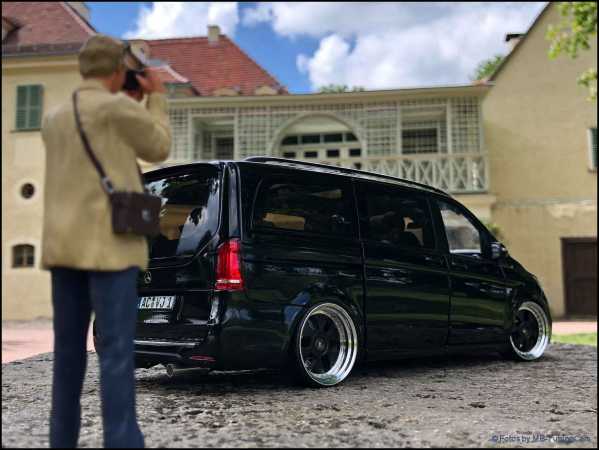 1:18 Mercedes-Benz V-Class AMG Black Line schwarz metallic + 3tlg.MB Alufelgen