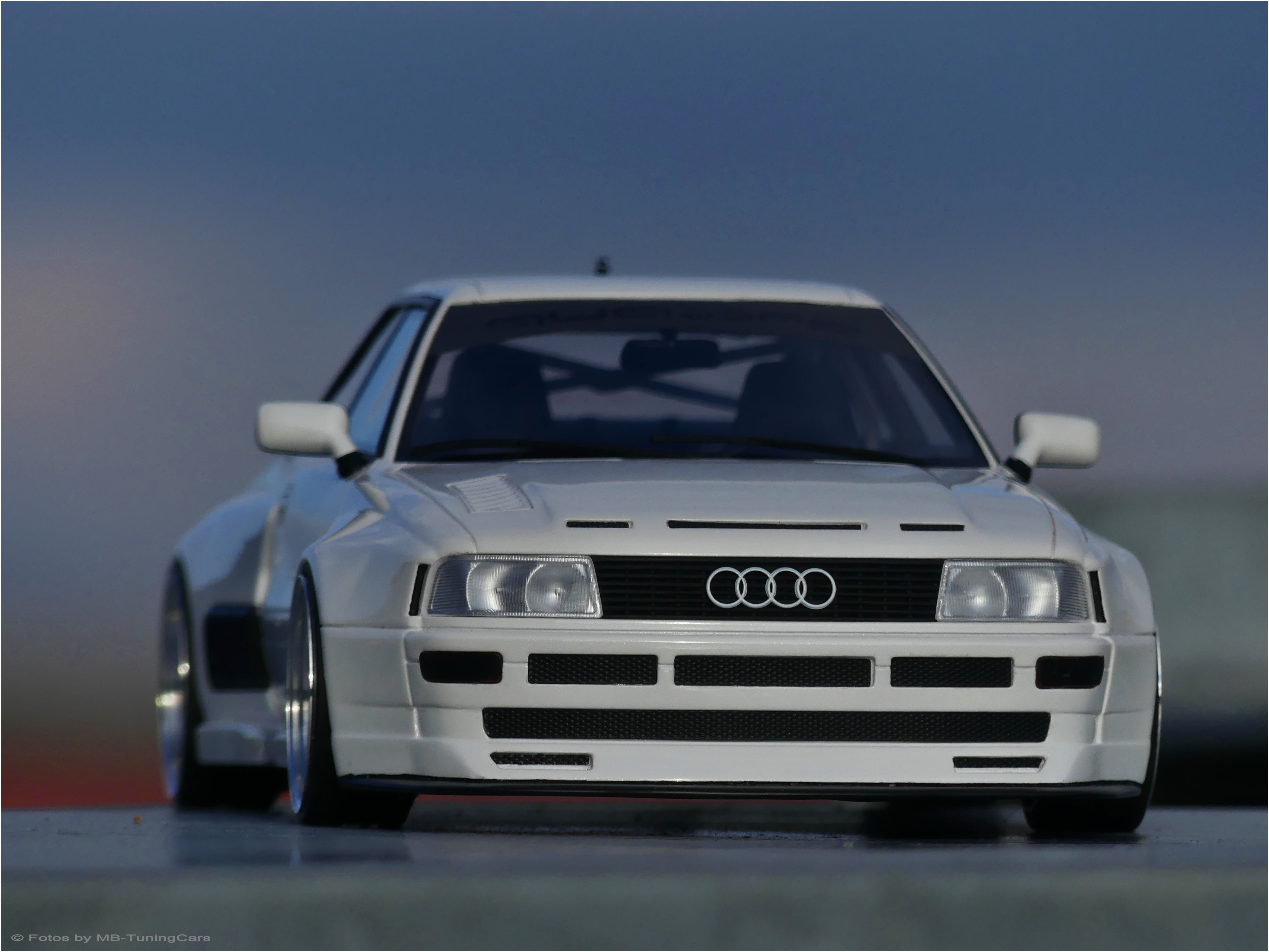 Audi 80 Coupé RS2 – Ottomobile 1/18 – Résine Blanche – Modèle Neuf Sous Boîte