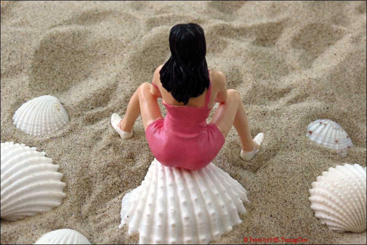 1:18 Female Figure "Maria"