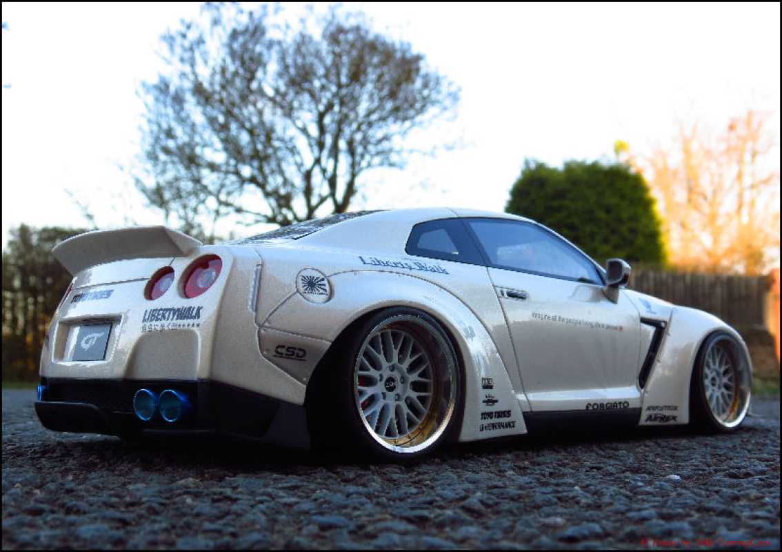 1:18 NISSAN LB GT-R R35 BREITBAU "LIBERTY WALK" LIMITED