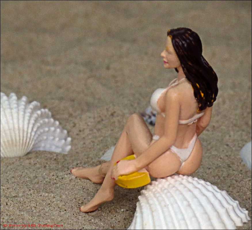 1:18 Frauen Figur "Julia"