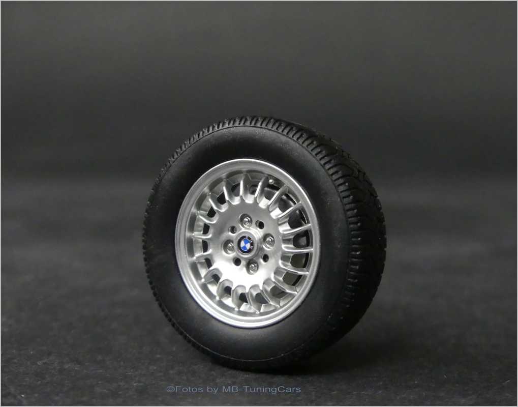 1:18 BMW E30 325i Cabrio Felgensatz