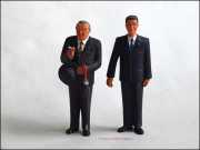 1:18 Alt Kanzler Ludwig Erhard & Chauffeur Figur Set = RAR